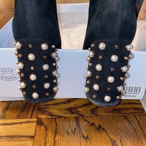 Steve Madden limited ed.Black Sued Yevette Jeweled with pearls heel ankle boots - Picture 4 of 13